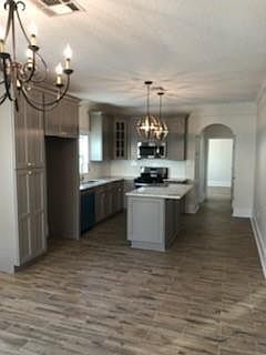 3rd image of 21 Metairie Ct