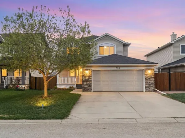 249 W Springmere Way, Chestermere, AB T1X 1P2
