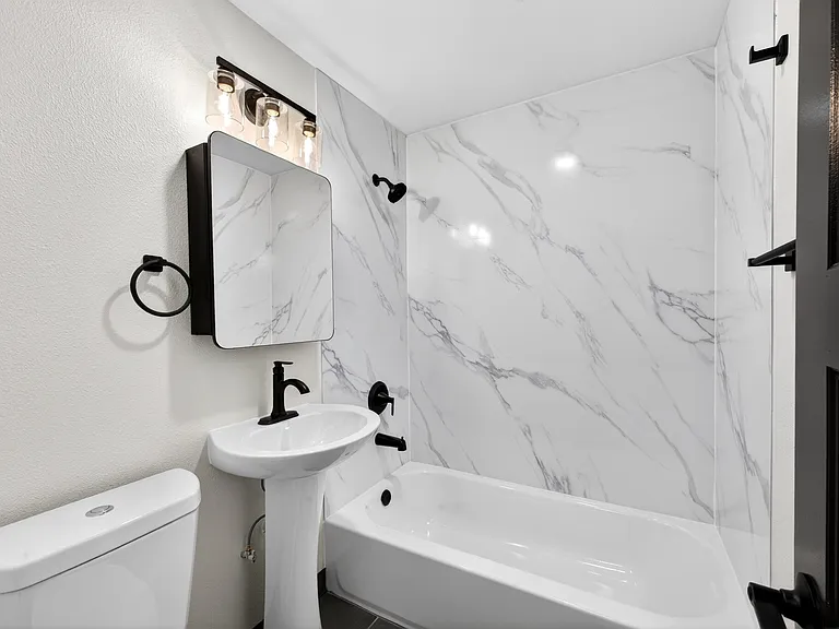 El Popo Apartments — Photo 11