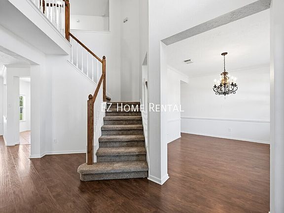 3rd image of 9934 Aldwell Ct