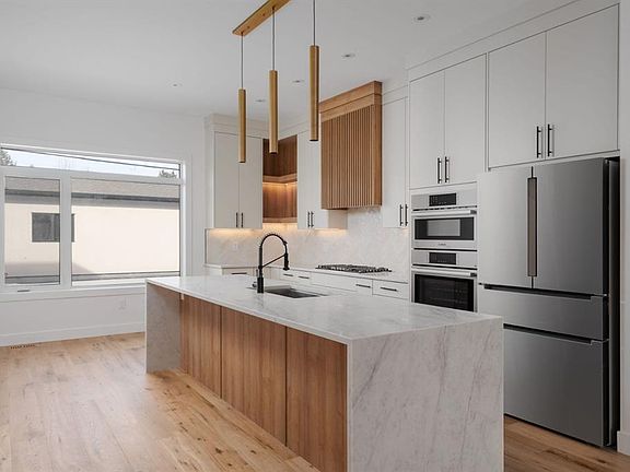 2nd image of 2229 E 36th St SW