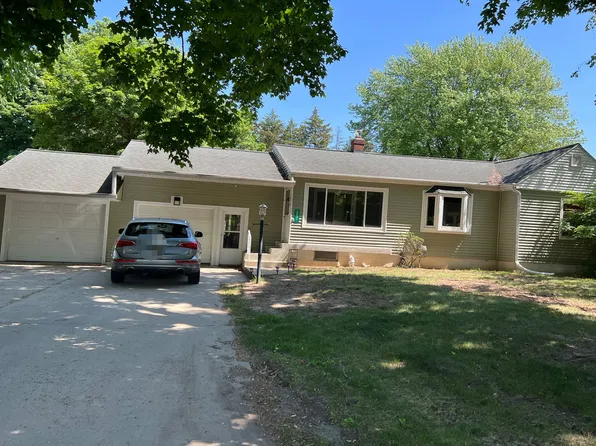 2531 Ashton Rd, Jackson, MI 49203