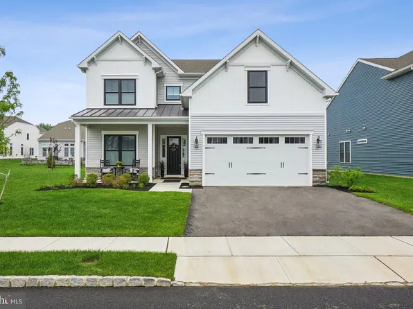 57 Pasture Dr, Farmingdale, NJ 07727