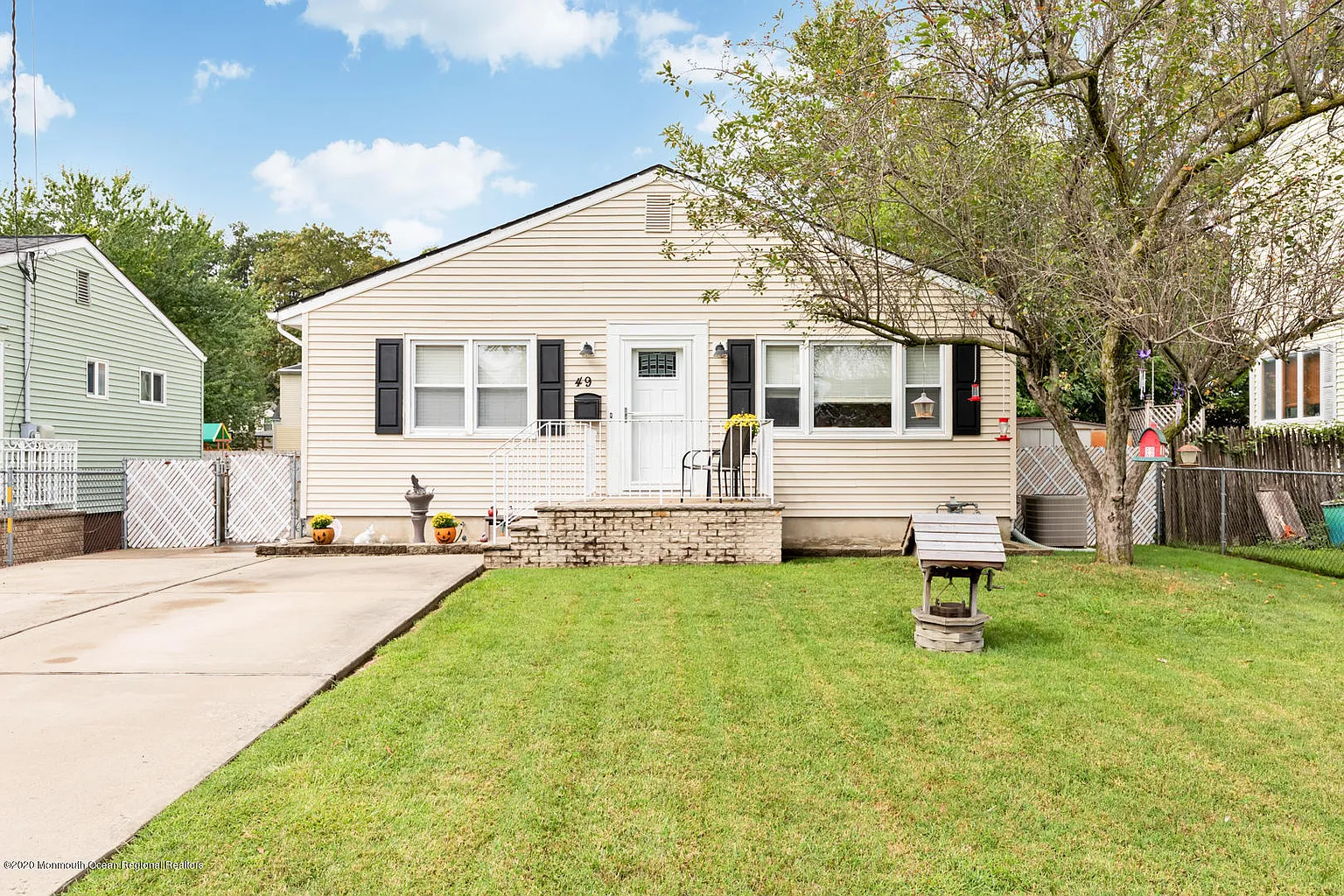 49 Poplar Ave photo 1