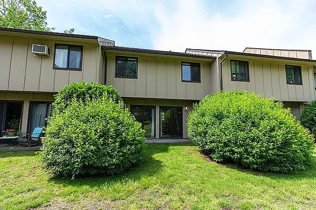 59 Hudson Heights Dr — Photo 2