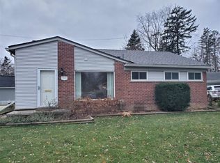 23550 Bicking Ct, Farmington, MI 48336