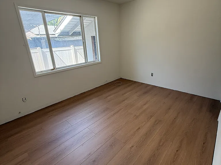 7309 Corbin Ave — Photo 10