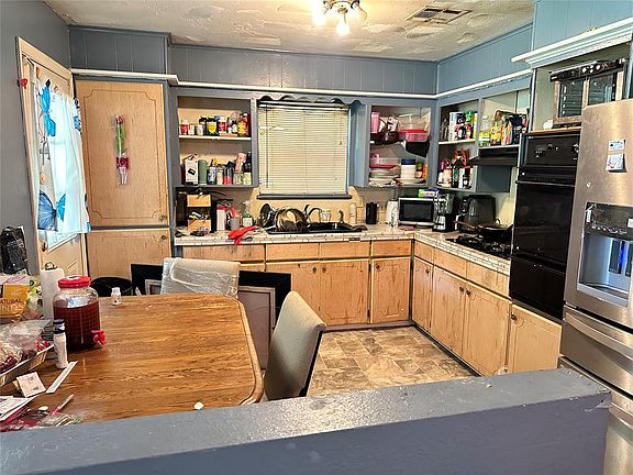 4th image of 641 SE 73rd St