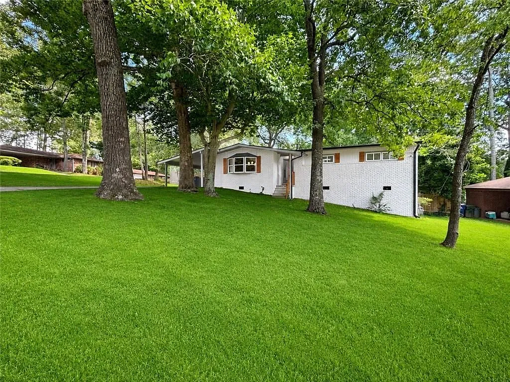 3 bed, 2.0 bath, 1204 sqft, $2,150 — Photo 1