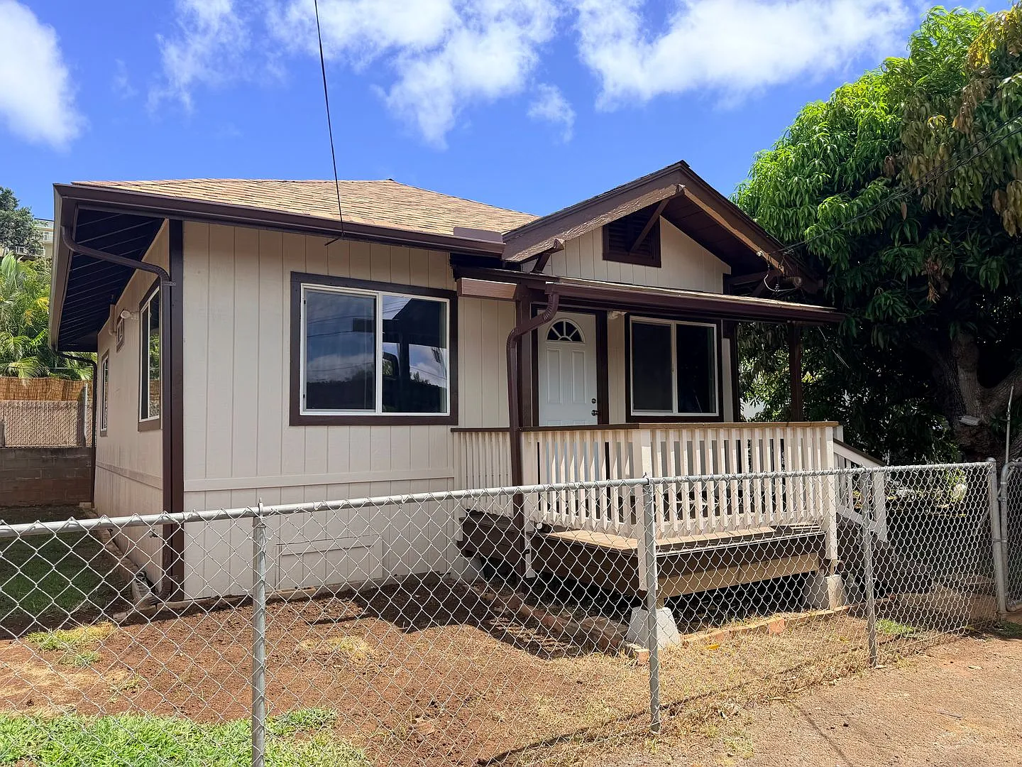 Newly Renovated 2 Bedroom, 1 Bathroom House — Photo 1
