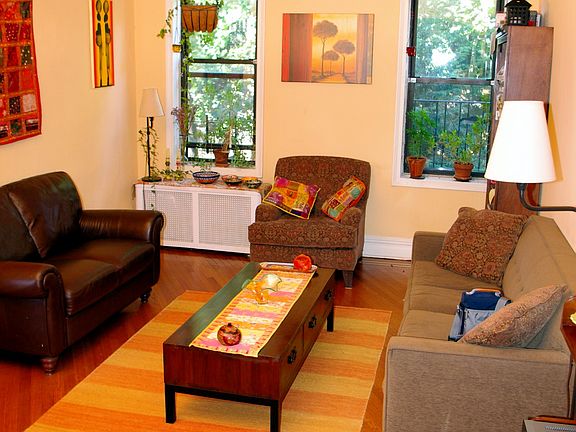 4th image of 4410 Cayuga Ave APT 2H