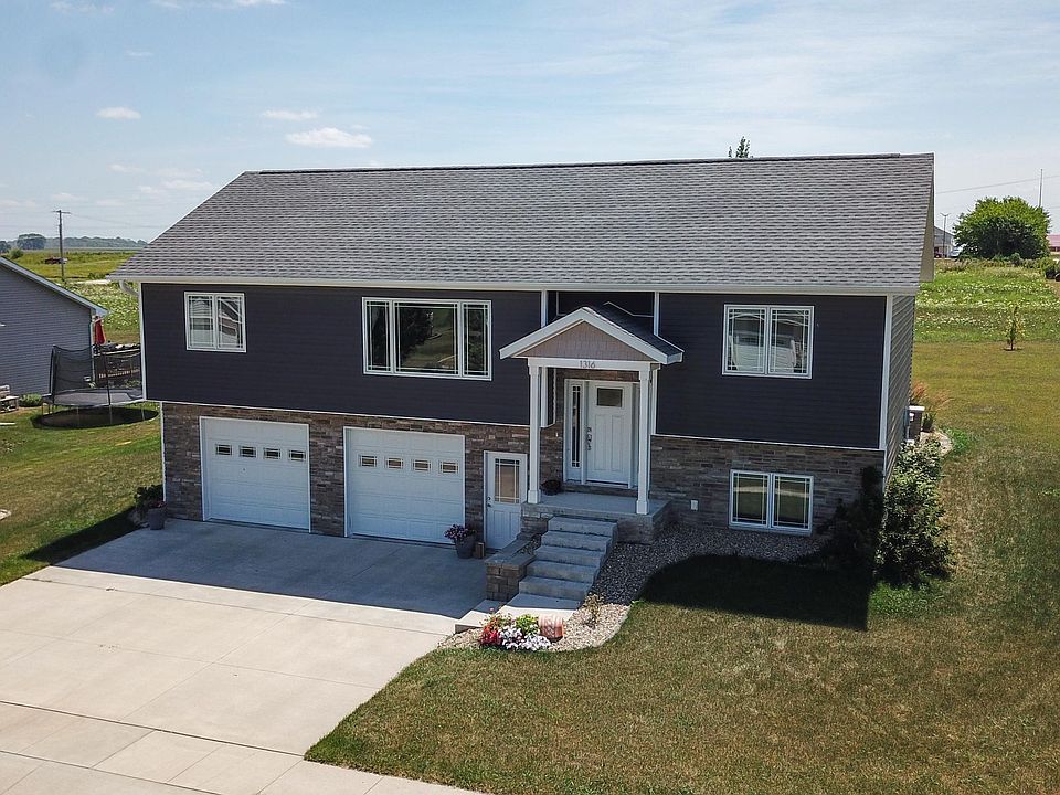 1316 Circle Dr, Parkersburg, IA 50665 Zillow