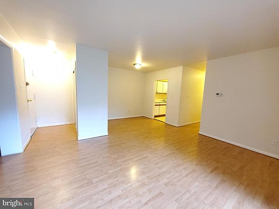 5th image of 10721 West Dr APT 202