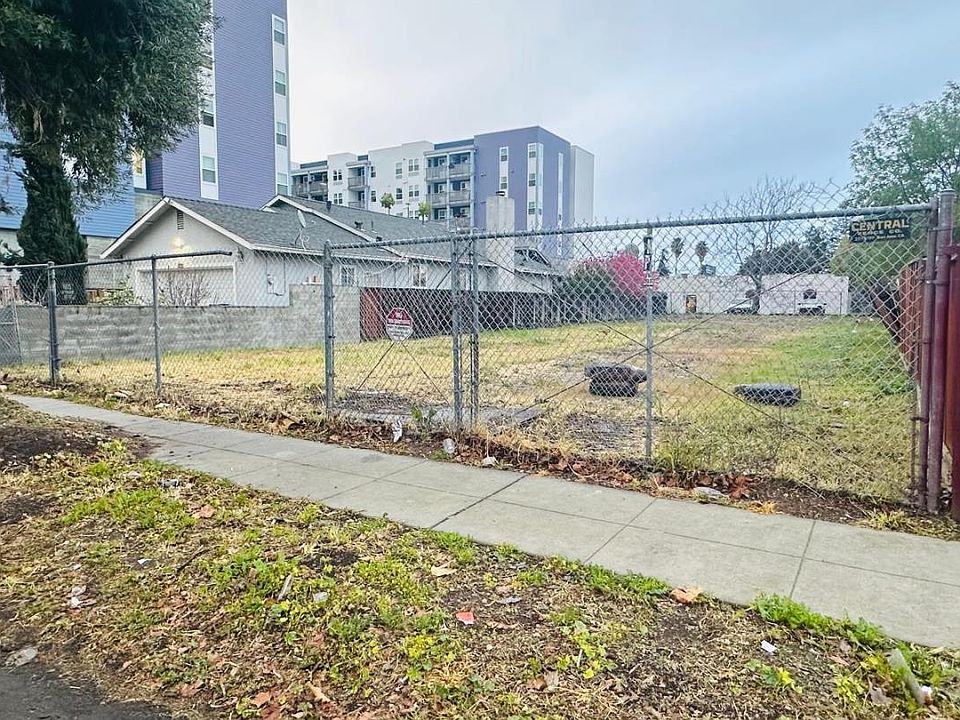 1st image of 278 Grand Ave