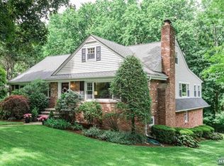 903 Hillcrest Rd, Ridgewood, NJ 07450