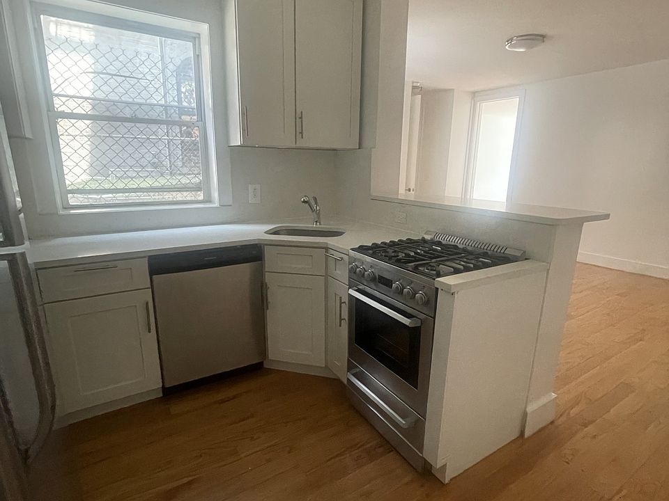1st image of 973 44th St APT 1A