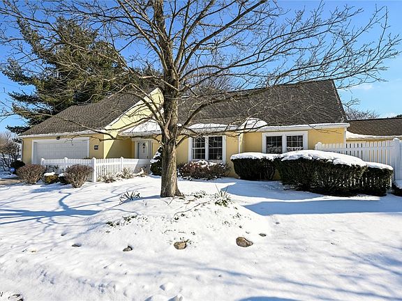 2nd image of 915 Wellsley Ln