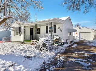 1226 E 33rd Ct, Des Moines, IA 50317