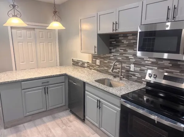 2302 Benders Dr, Bath, PA 18014