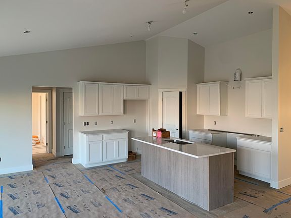 2nd image of 6611 Inwood Ridge Dr NE