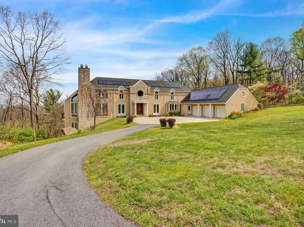 3 Forest Rd, Mohnton, PA 19540