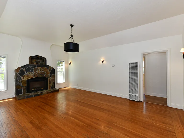 601 Seymour St #601 — Photo 8