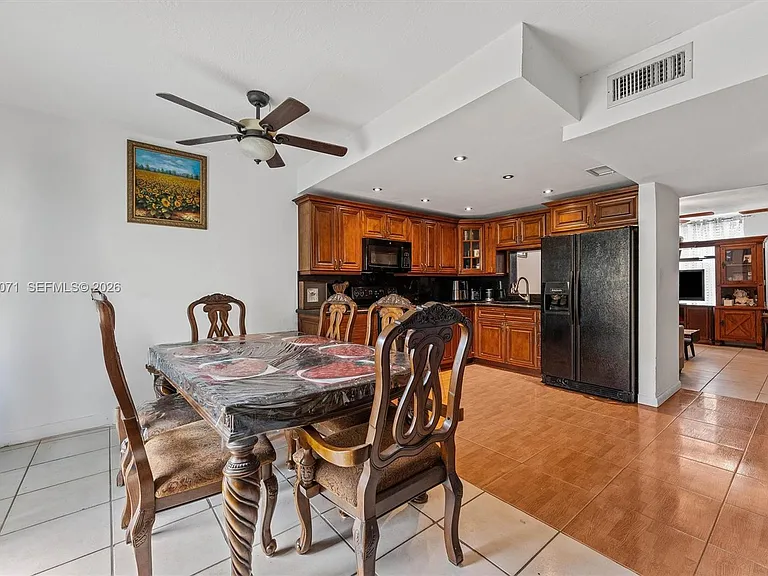 314 NE 142nd St #16C — Photo 9