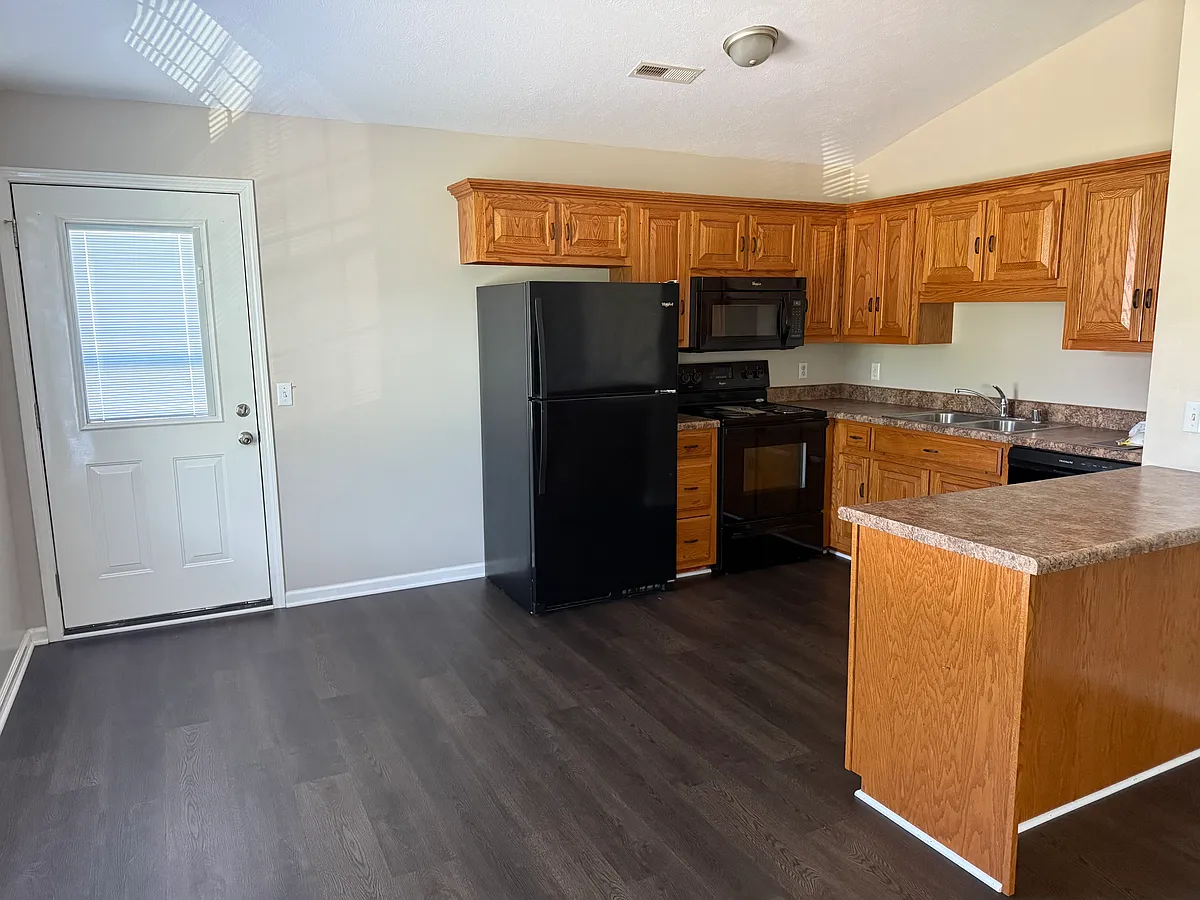 Building Photo - 305-309 Ymca Way #307C-309B-309C