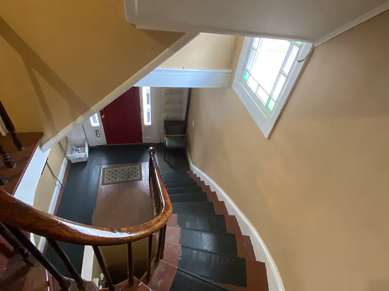 350 Pine St #2F — Photo 8