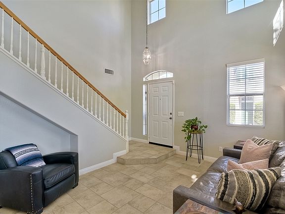 4th image of 240 Venetia Way