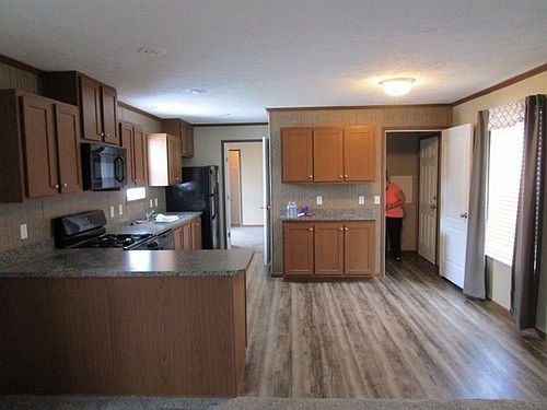 1st image of 90 Cherryhill Dr