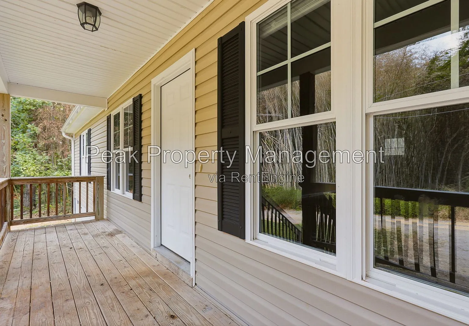3 bed, 2.0 bath, 1040 sqft, $1,895 — Photo 4