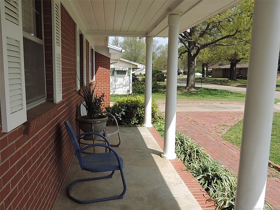 5th image of 1329 N McFarland Pl