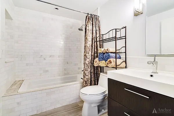 Rented by Anchor Associates | media 22