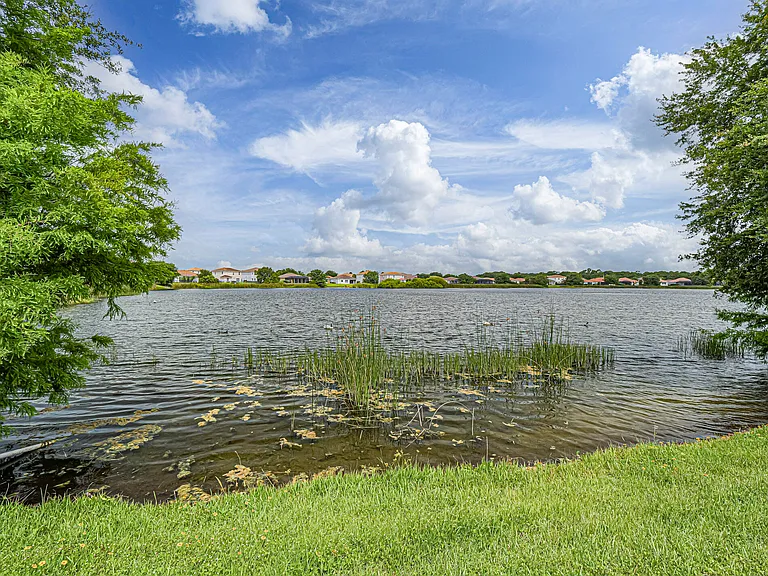 1750 Berkshire Cir SW — Photo 47
