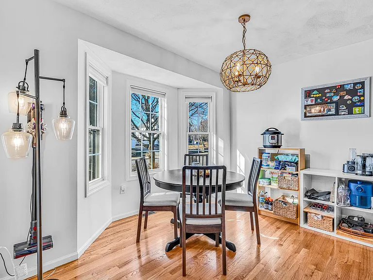 555 Main St #8 — Photo 5