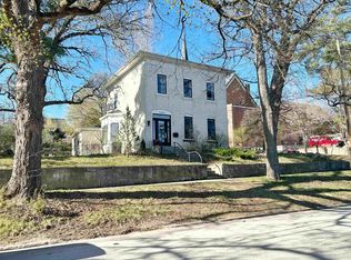 509 W Main St, Decorah, IA 52101