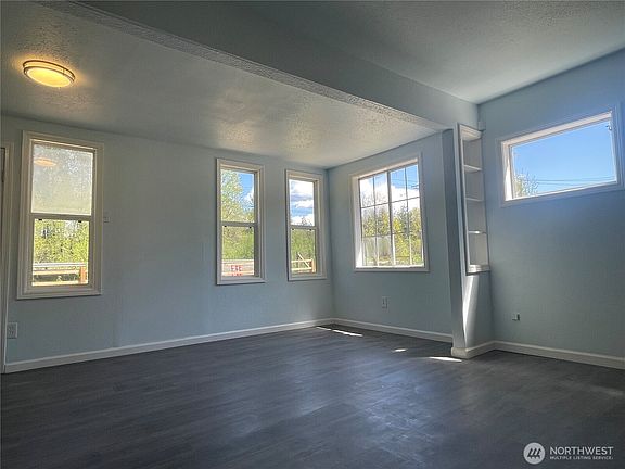 4th image of 19029 Renton-Maple Valley Road SE