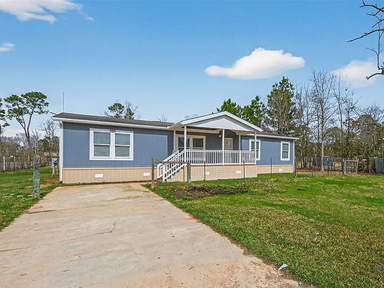 15933 W Relza Dr — Photo 4