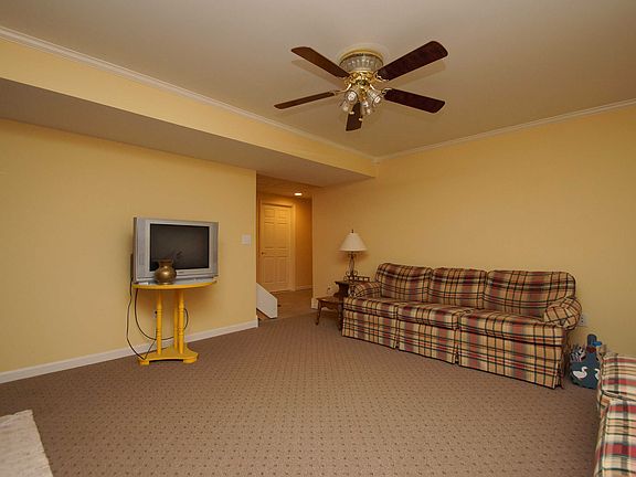 2nd image of 334 High Meadows Dr