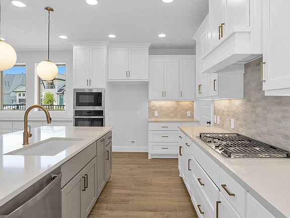 4th image of 10727 Rattlebox Ct