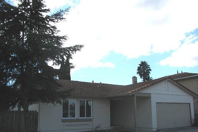 1st image of 560 Glenburry Way