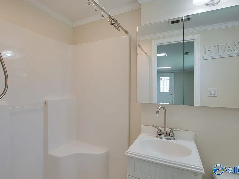 211 Wingate Ave SW — Photo 37