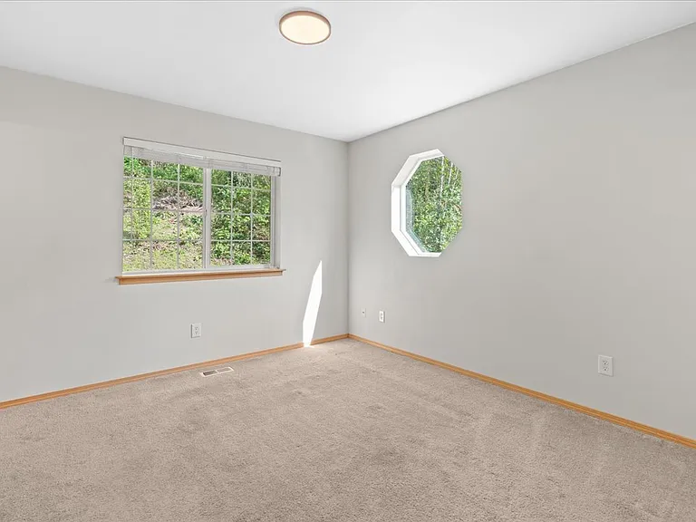5062 23rd Ave SW — Photo 18