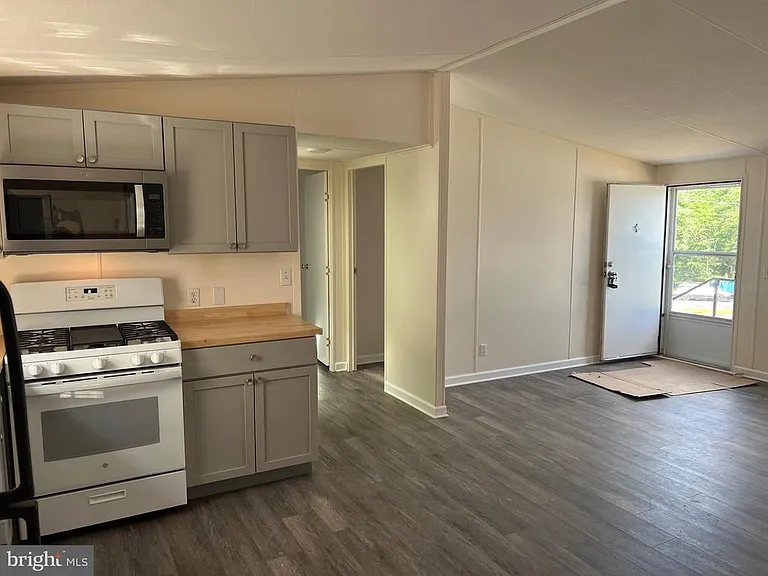 111 Dugan Ct — Photo 13