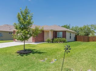 132 Talon Dr, Luling, TX 78648