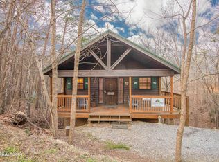 1520 Ski View Ln, Sevierville, TN 37876
