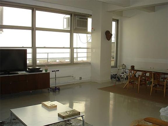 2nd image of 80 Nassau St APT 502