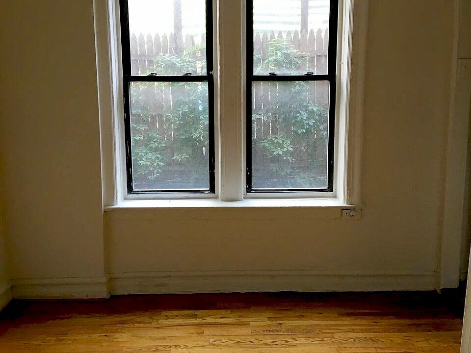 1st image of 261 14th St #13