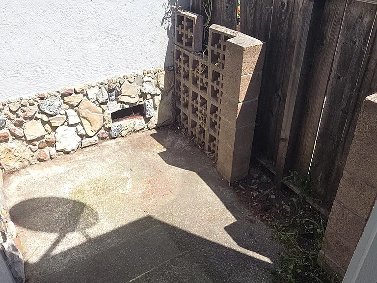 Bancroft Ave — Photo 7